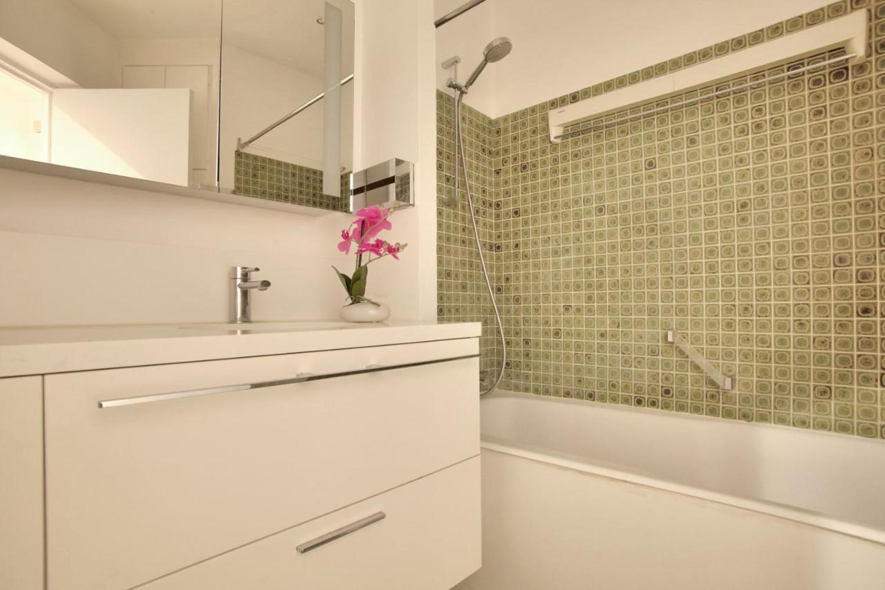 2 Bedrooms Tour Eiffel Breteuil Paris Eksteriør billede